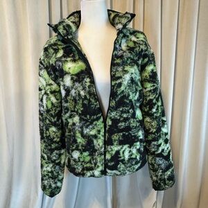 Sherpa feel jacket. Soft.